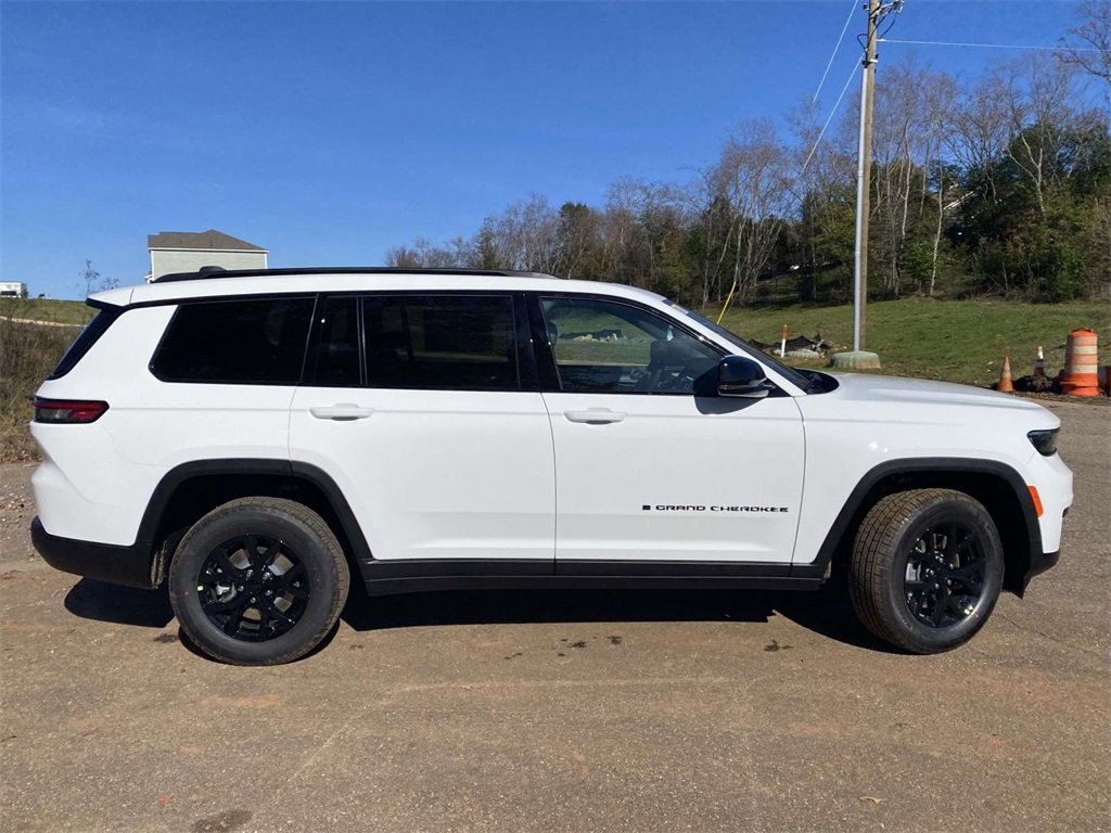 New 2025 Jeep Grand Cherokee L Altitude image 33