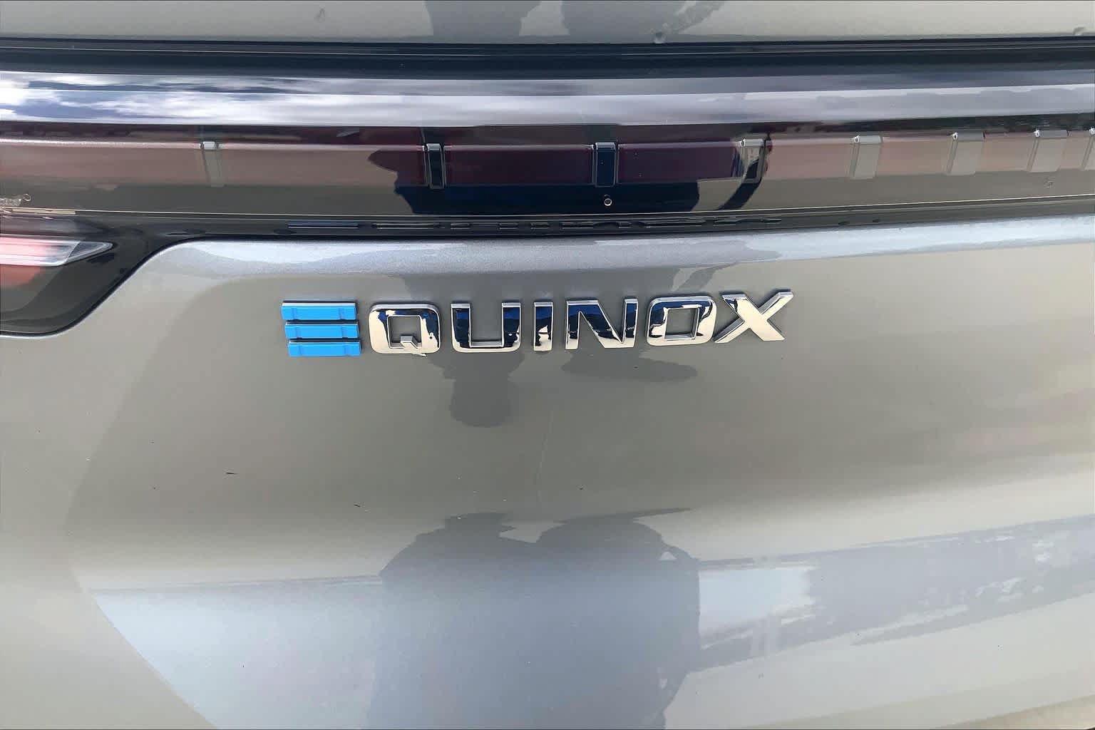 Used 2025 Chevrolet Equinox EV LT FWD image 9