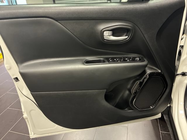 Used 2023 Jeep Renegade Altitude AWD/4WD image 10