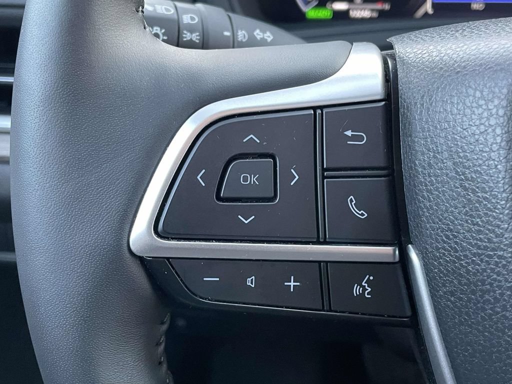 Used 2025 Toyota Grand Highlander AWD Hybrid image 11