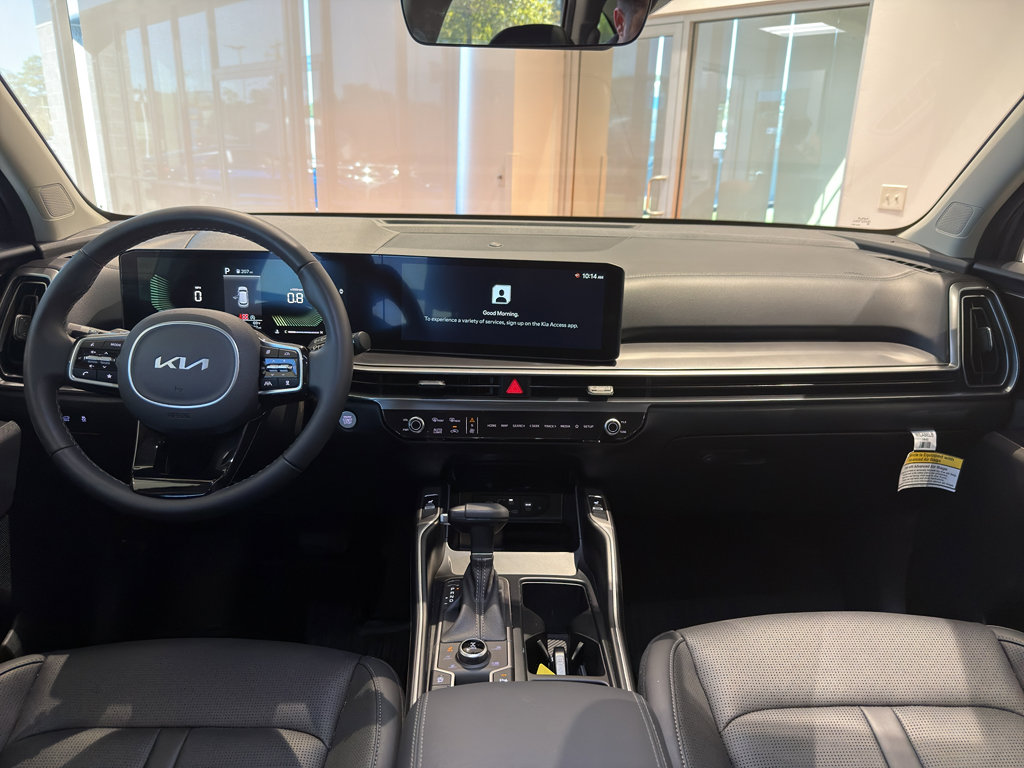 Used 2025 Kia Sorento EX w/ Panoramic Sunroof Package image 14