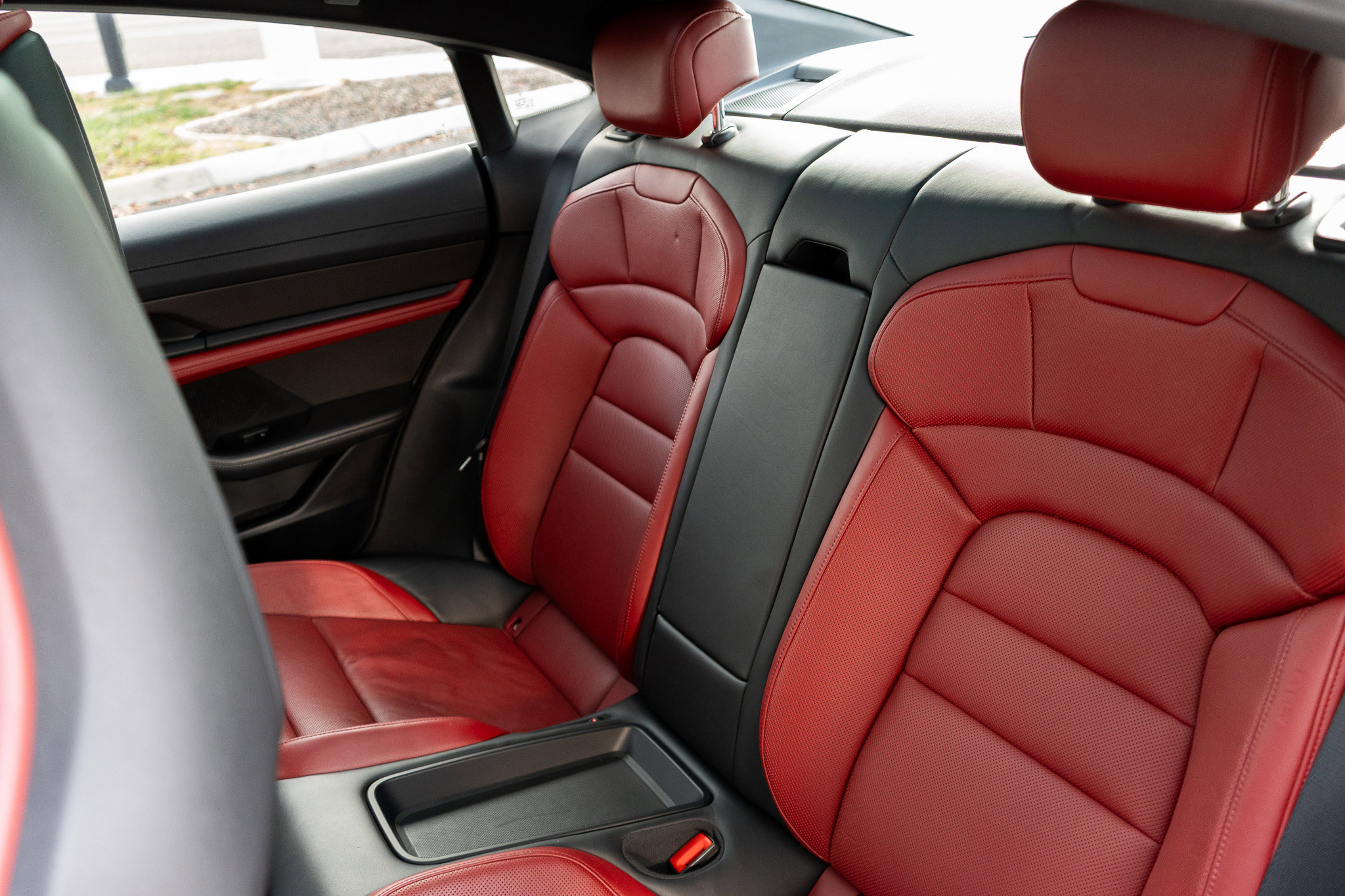 Used 2020 Porsche Taycan 4S image 35