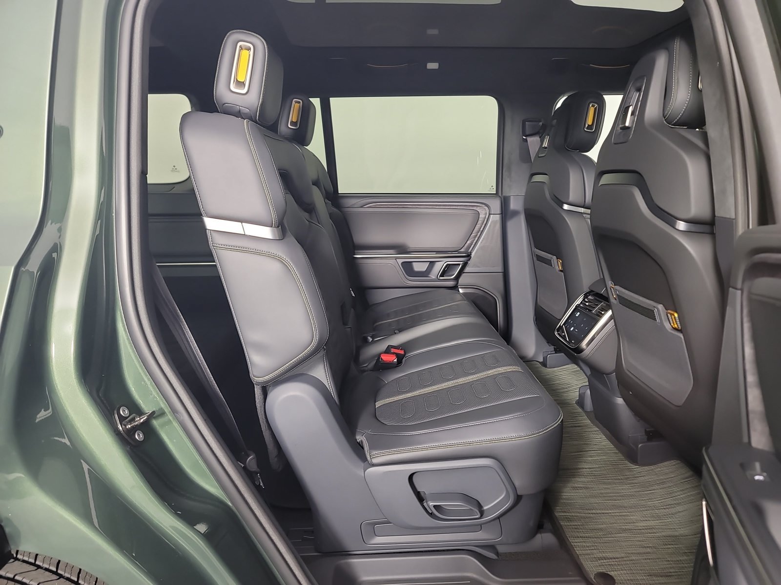 Used 2022 Rivian R1S Launch Edition Quad AWD/4WD image 23