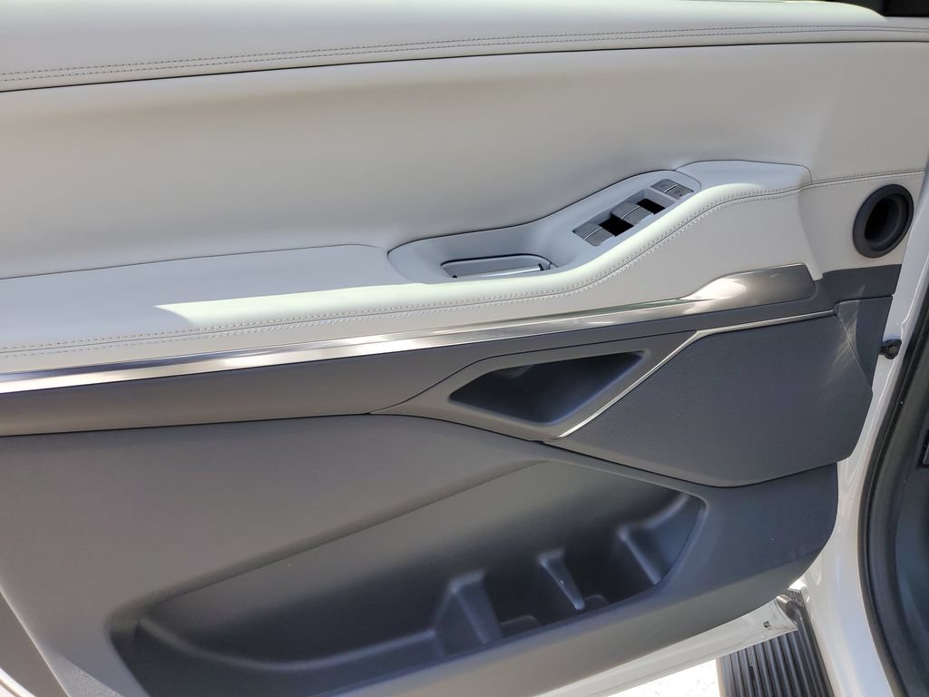New 2026 Lincoln Navigator L Premier AWD/4WD image 19