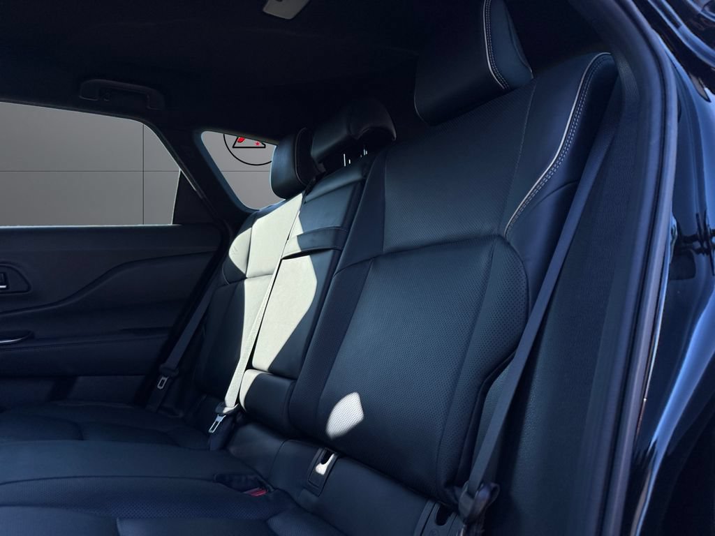Certified 2025 Toyota Crown Signia AWD/4WD image 18