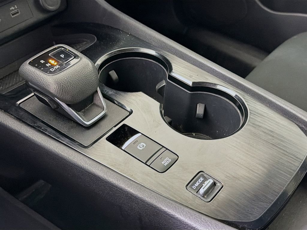 Used 2023 Nissan Rogue S image 19