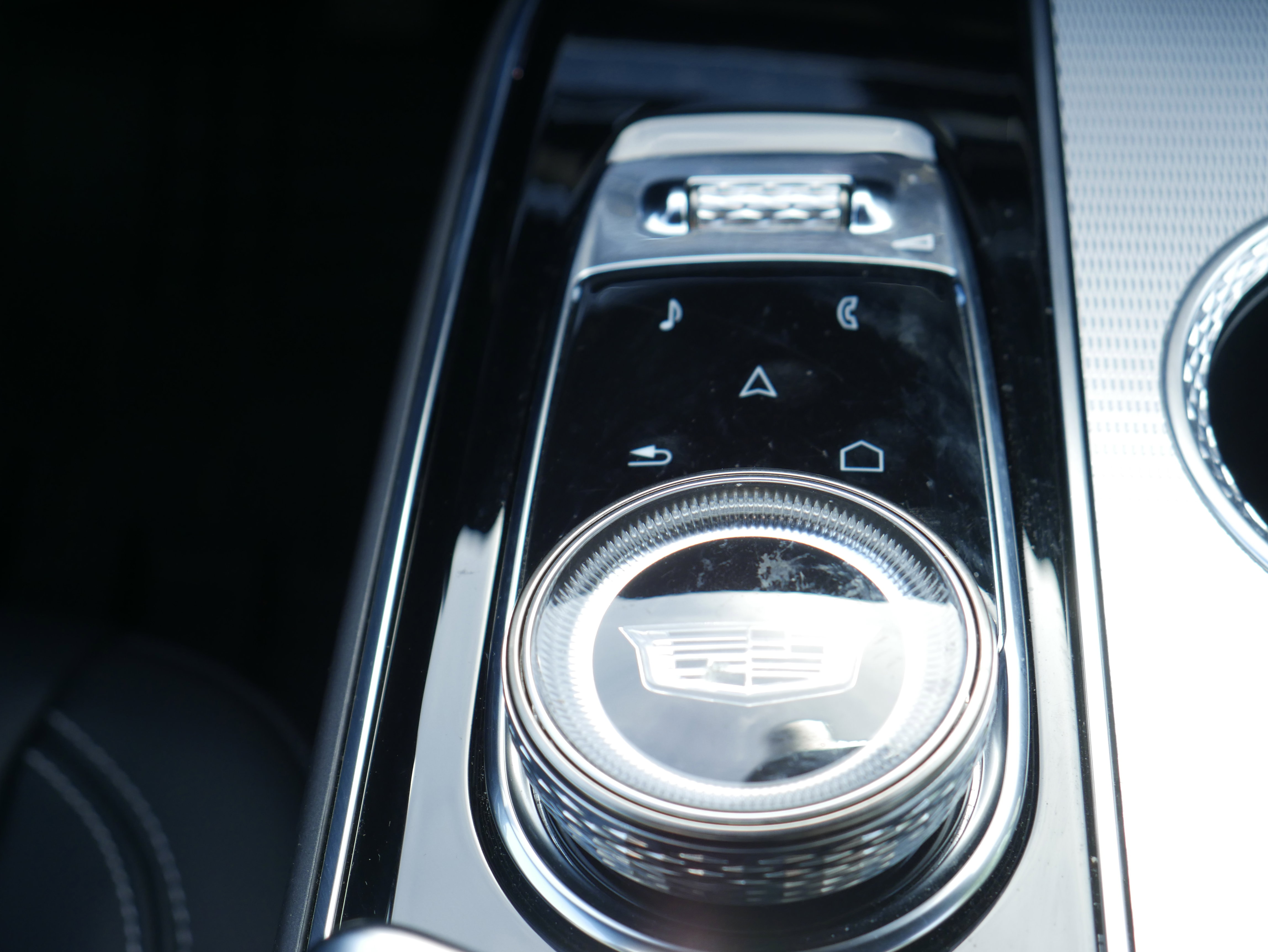 Certified 2024 Cadillac Lyriq Tech w/ Driver Assist Package image 19