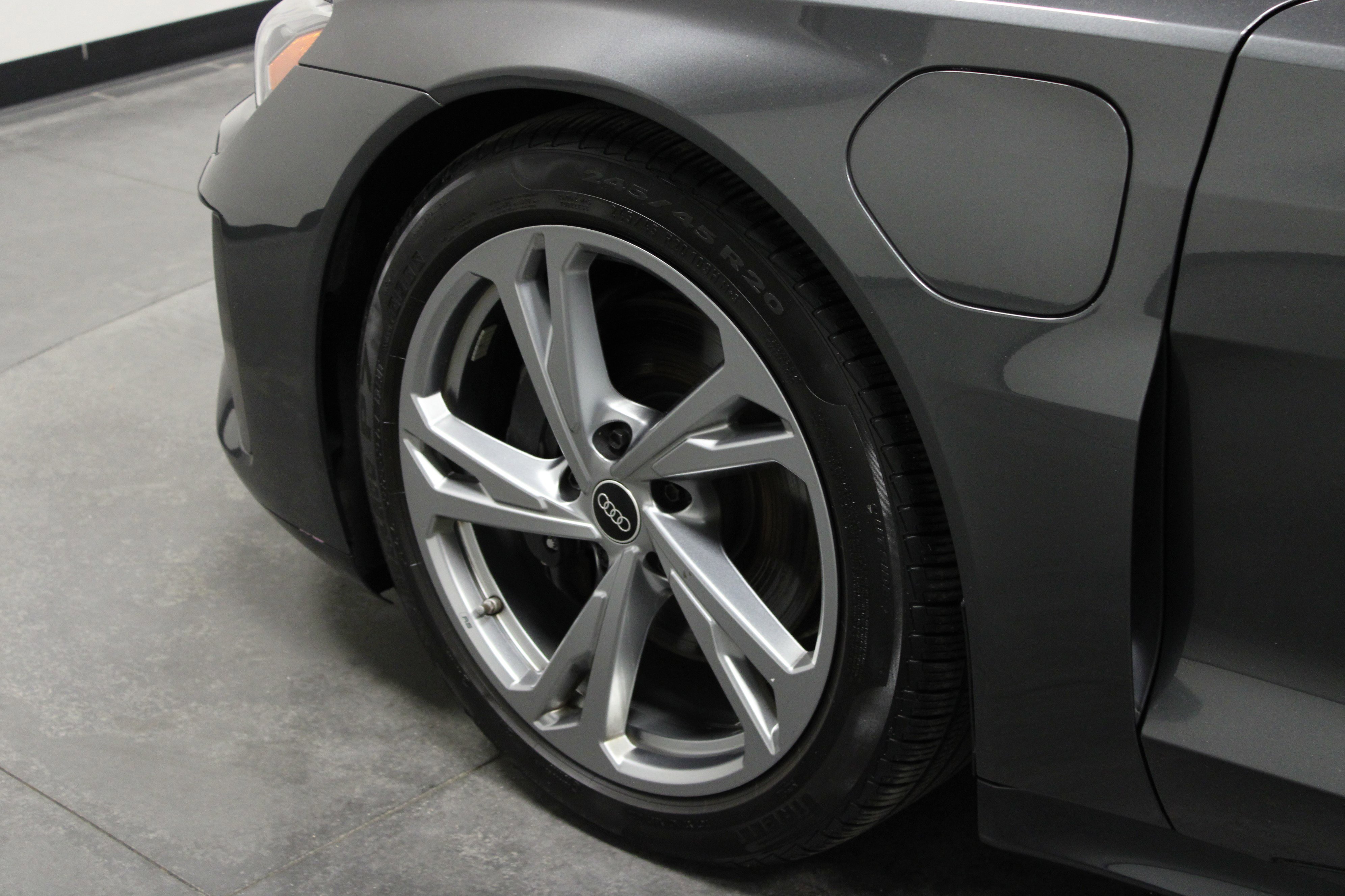 Used 2023 Audi e-tron GT Premium Plus image 10