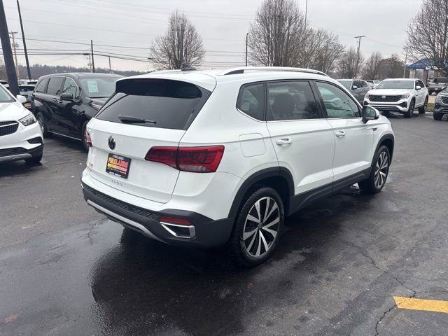 Used 2024 Volkswagen Taos SE image 6