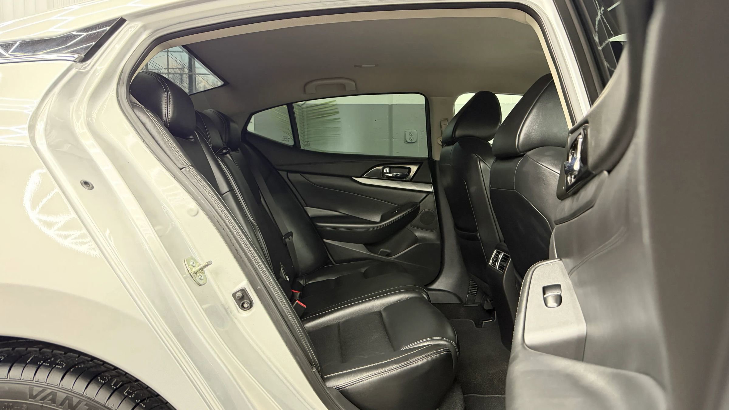 Used 2018 Nissan Maxima 3.5 SV image 12