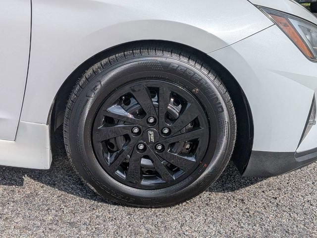 Used 2019 Hyundai Elantra SE w/ Cargo Package FWD image 11