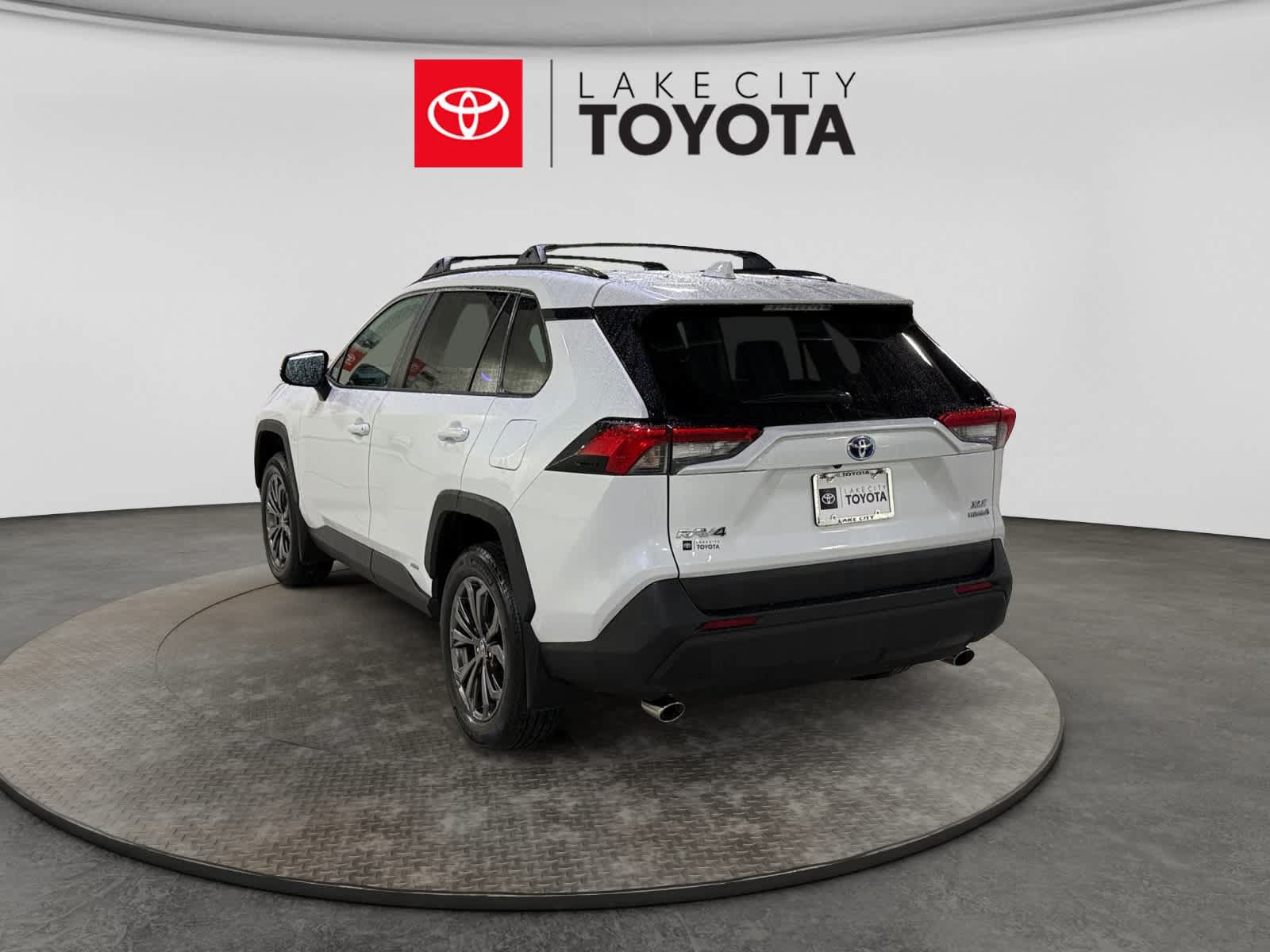 Used 2024 Toyota RAV4 XLE Premium w/ Weather Package AWD/4WD image 5