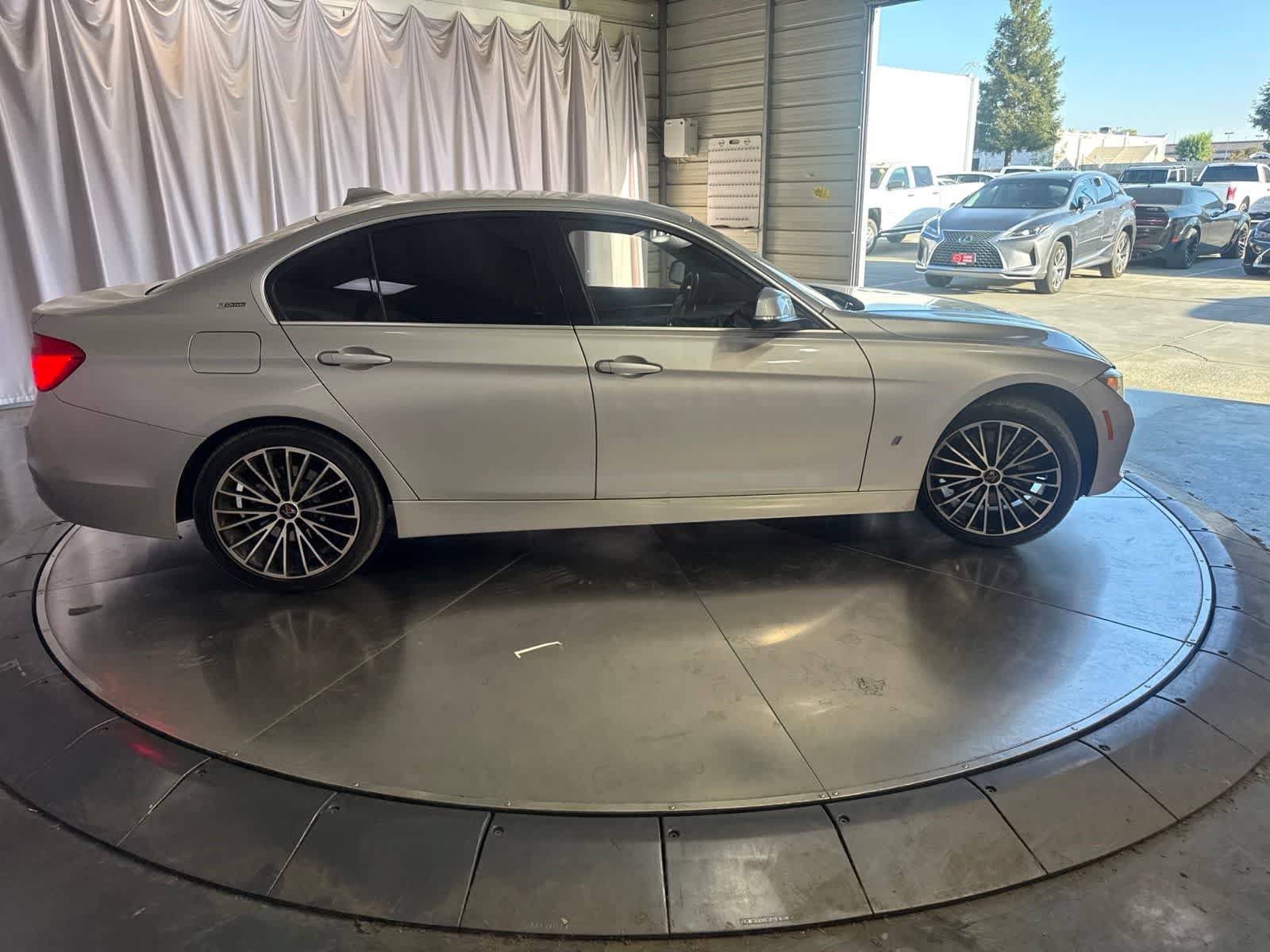 Used 2017 BMW 330e RWD image 4