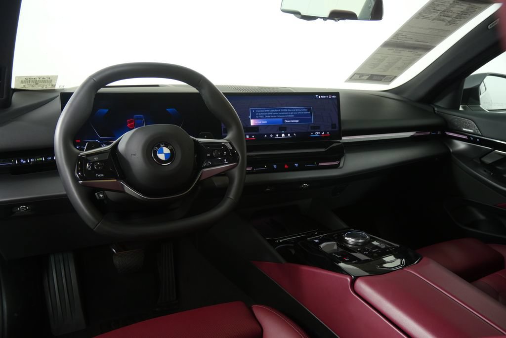 Certified 2024 BMW 530i xDrive w/ Premium Package AWD/4WD image 5
