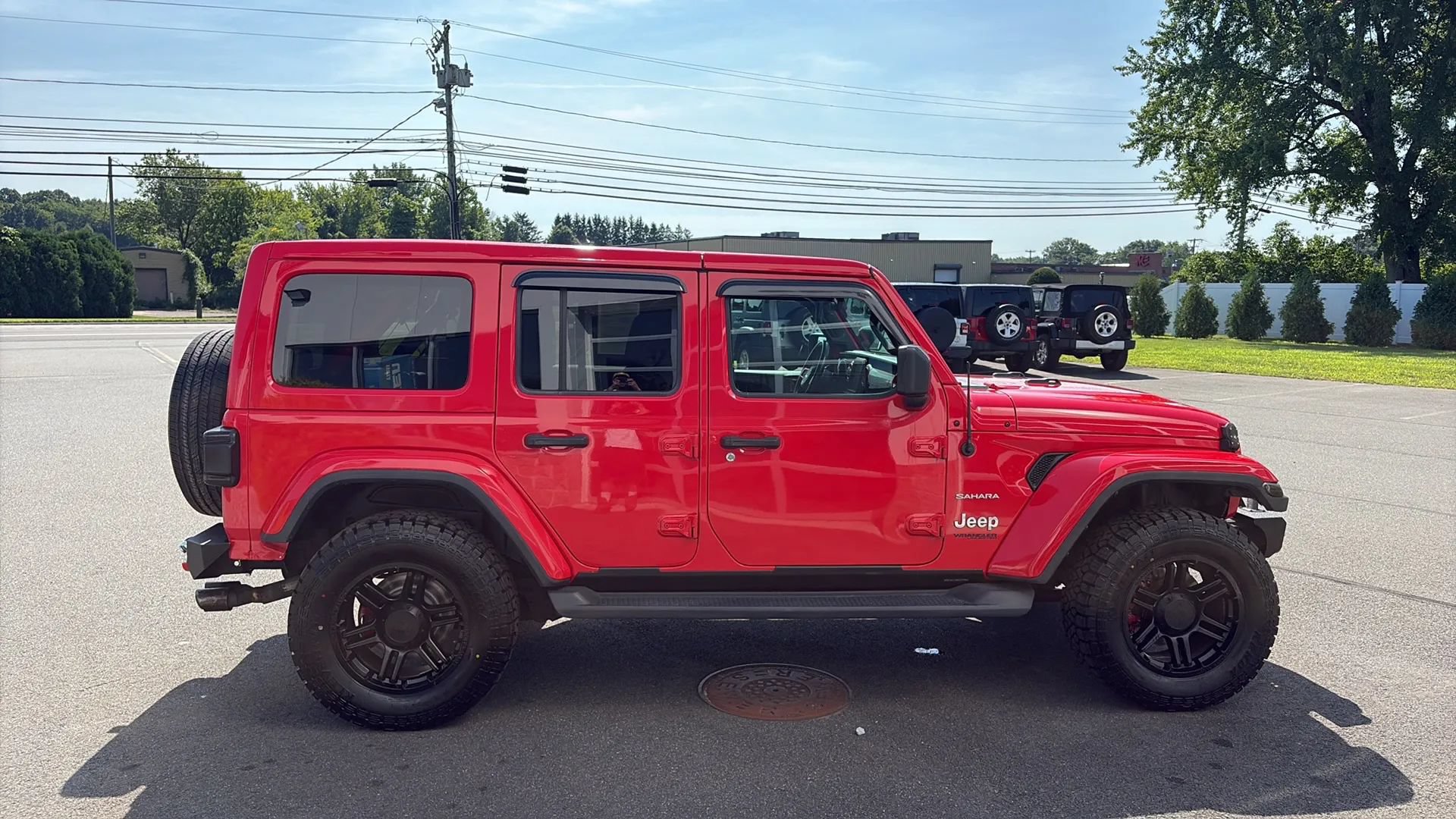 Used 2021 Jeep Wrangler Unlimited Sahara w/ Uconnect 4C Nav & Sound Group AWD/4WD image 7