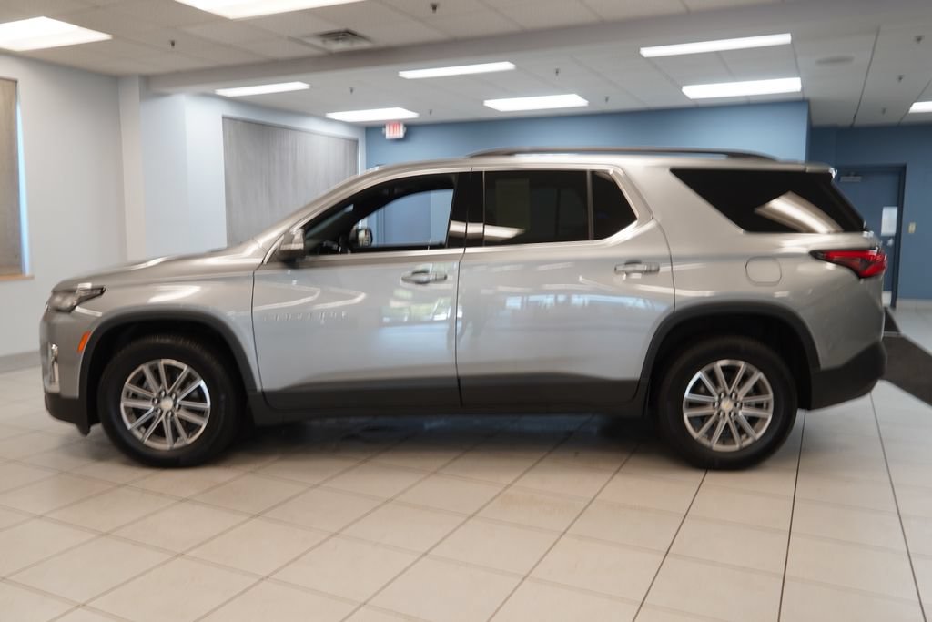 Used 2024 Chevrolet Traverse LT AWD/4WD image 2