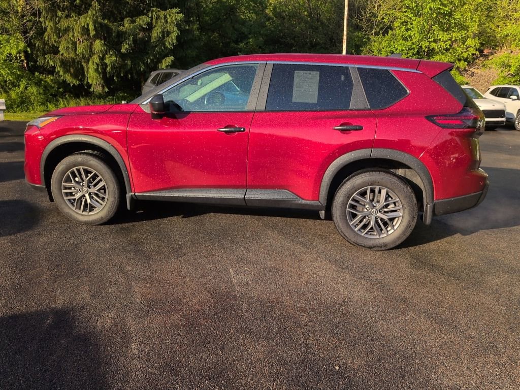 Used 2025 Nissan Rogue S AWD/4WD image 20