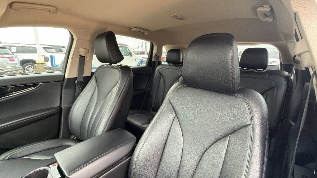 Used 2023 Lincoln Nautilus FWD image 15