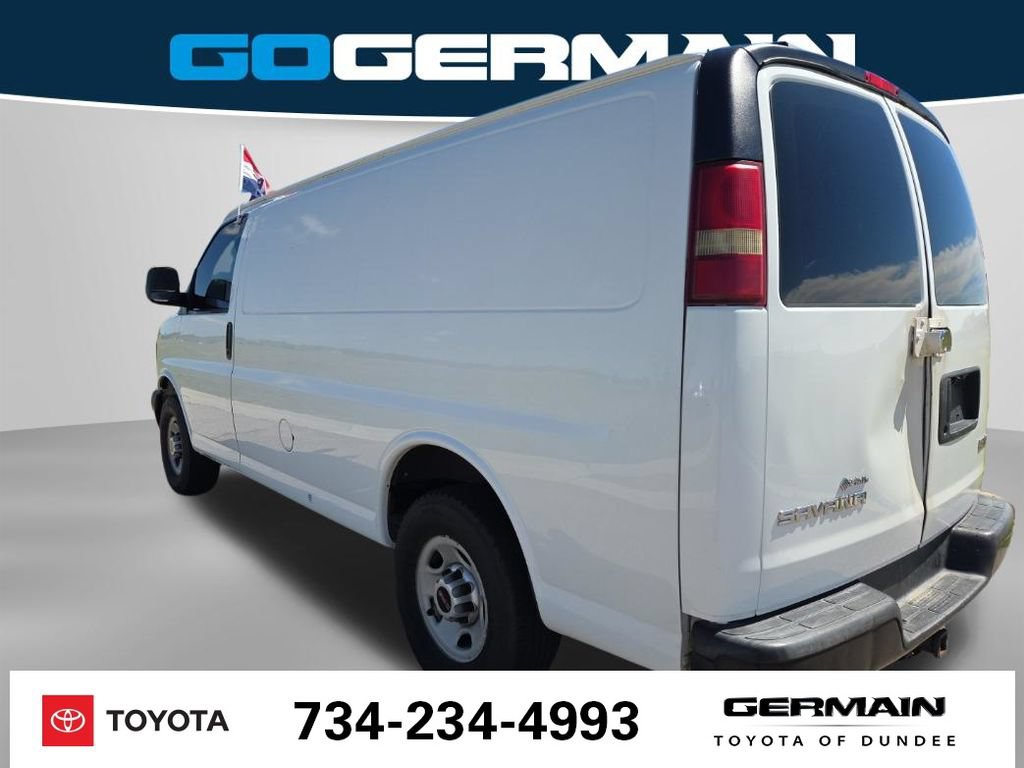 Used 2015 GMC Savana 3500 w/ Cold Climate Package RWD image 10