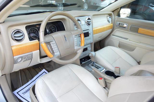 Used 2008 Lincoln MKZ image 13