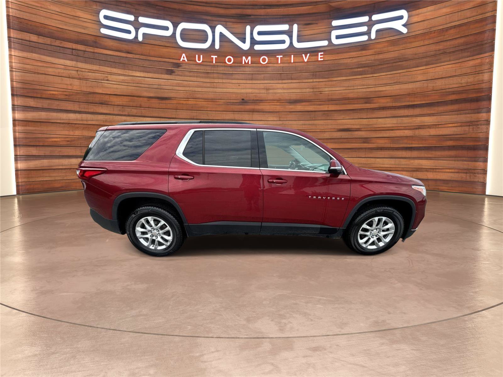 Used 2019 Chevrolet Traverse LT FWD image 8