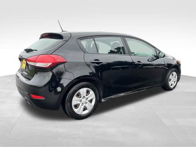 Used 2017 Kia Forte LX image 8