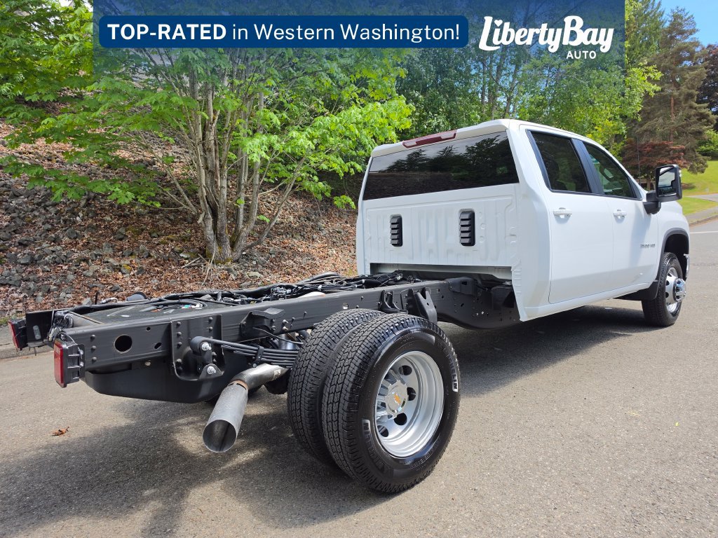 Used 2025 Chevrolet Silverado 3500 LT w/ Convenience Package AWD/4WD image 5