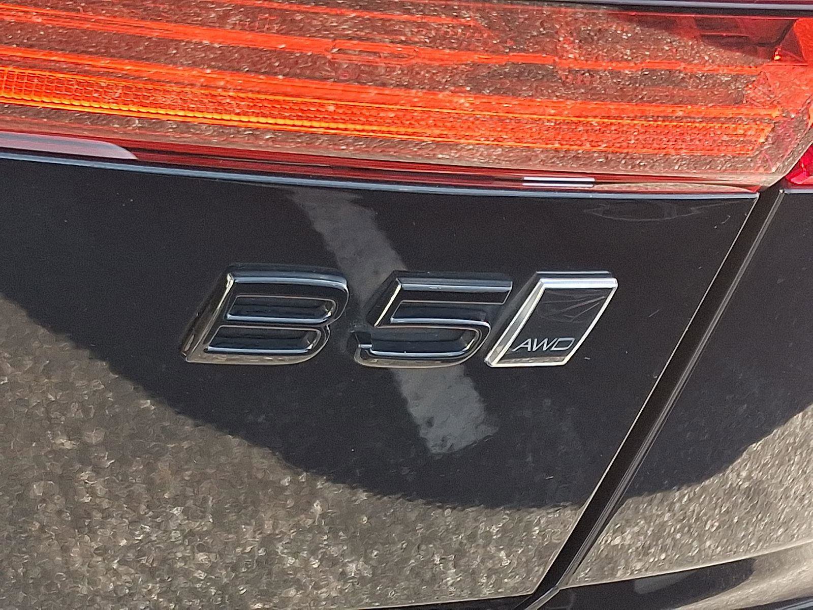 Certified 2024 Volvo XC60 B5 Ultimate w/ Climate Package AWD/4WD image 30
