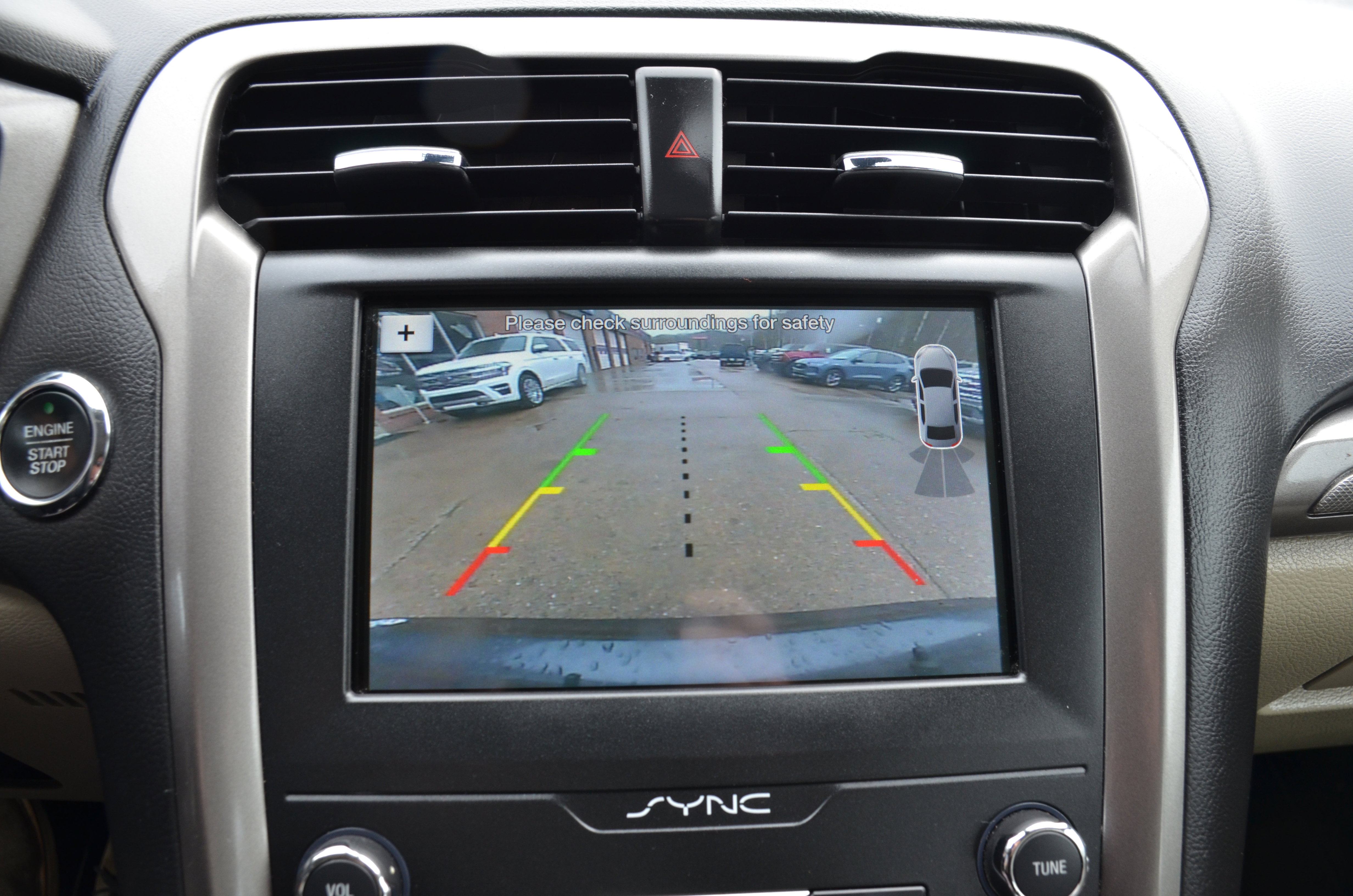 Used 2019 Ford Fusion SE FWD image 13