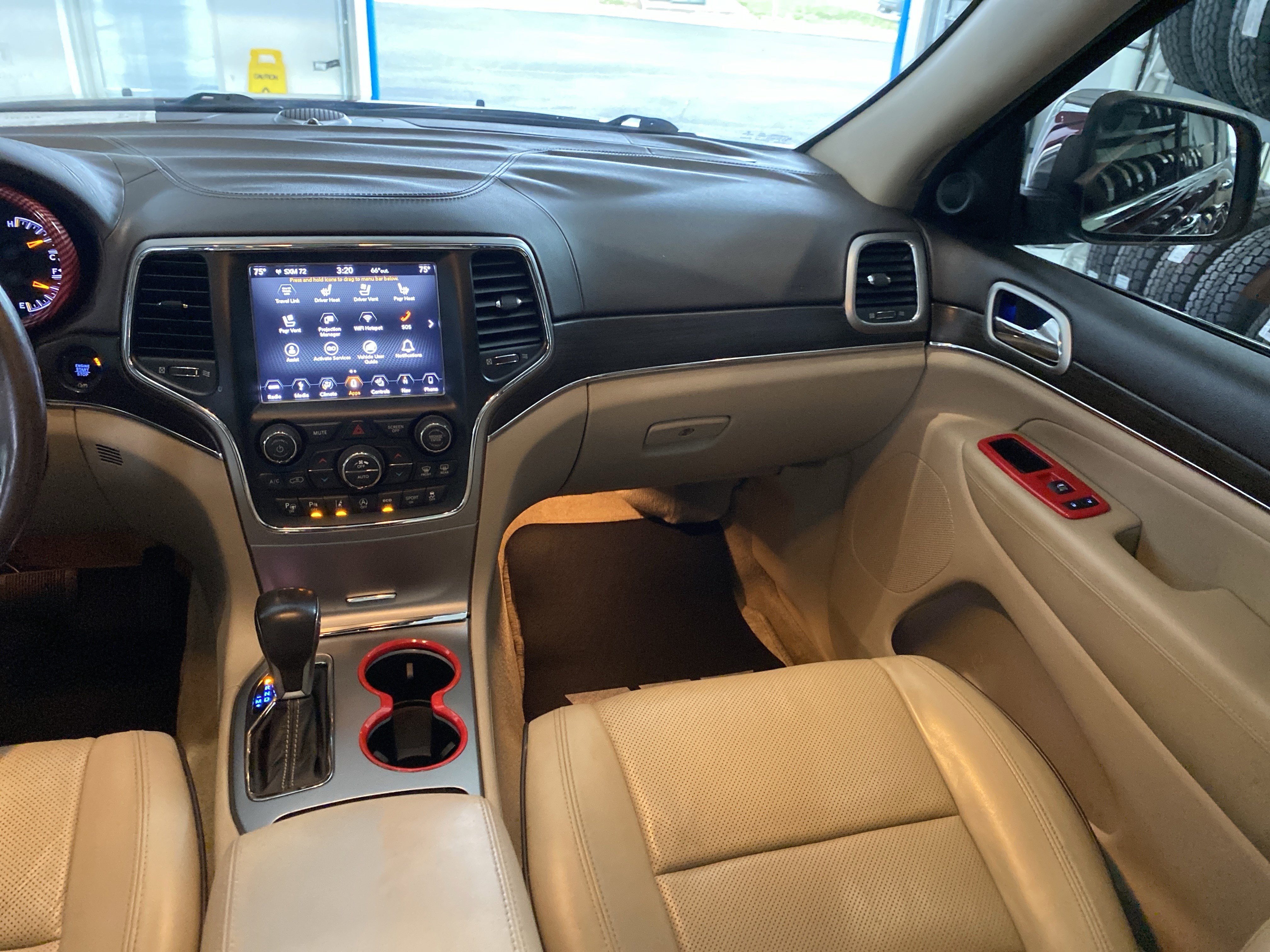 Used 2018 Jeep Grand Cherokee Overland image 27