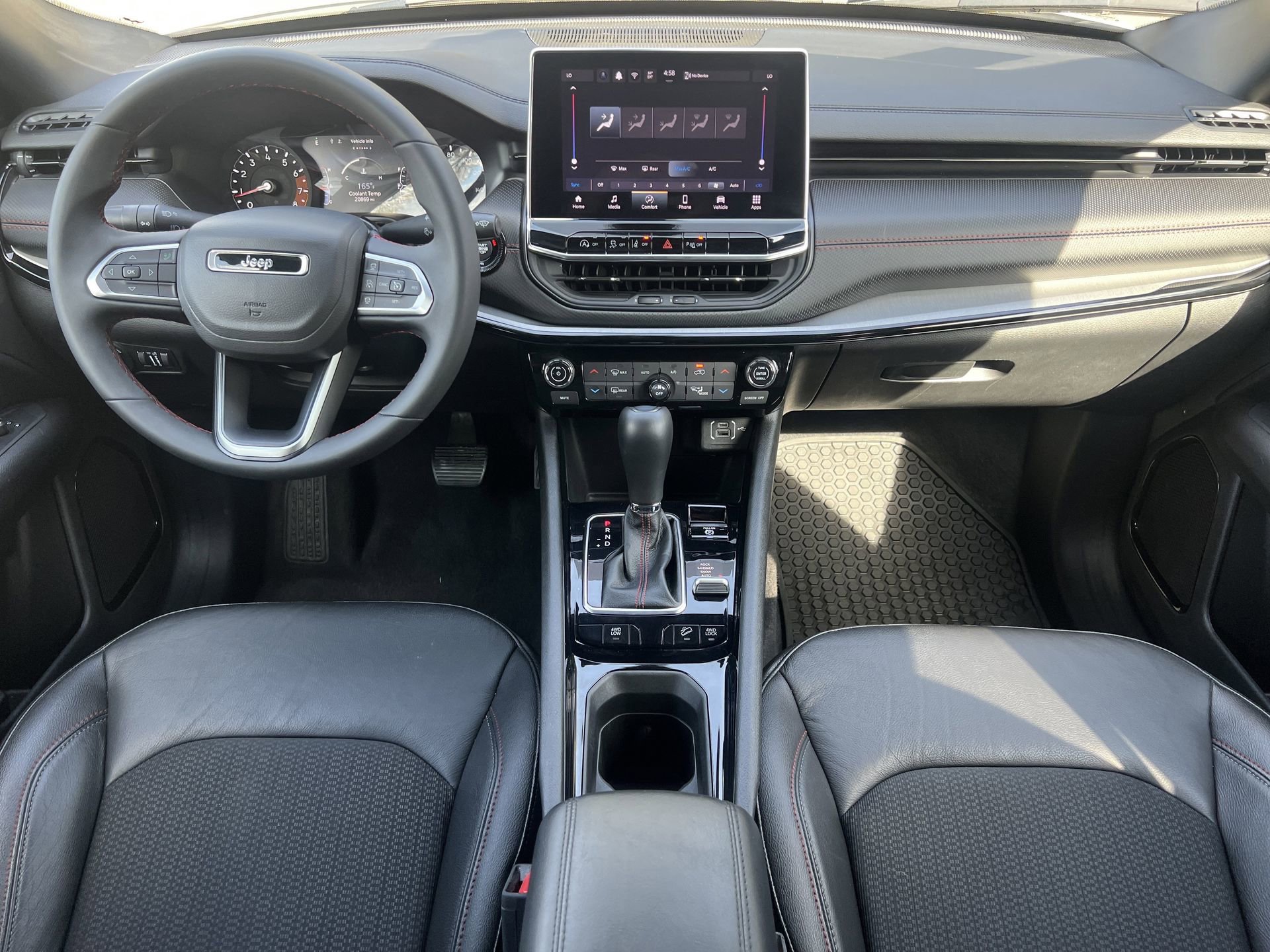 Used 2025 Jeep Compass Trailhawk video 2