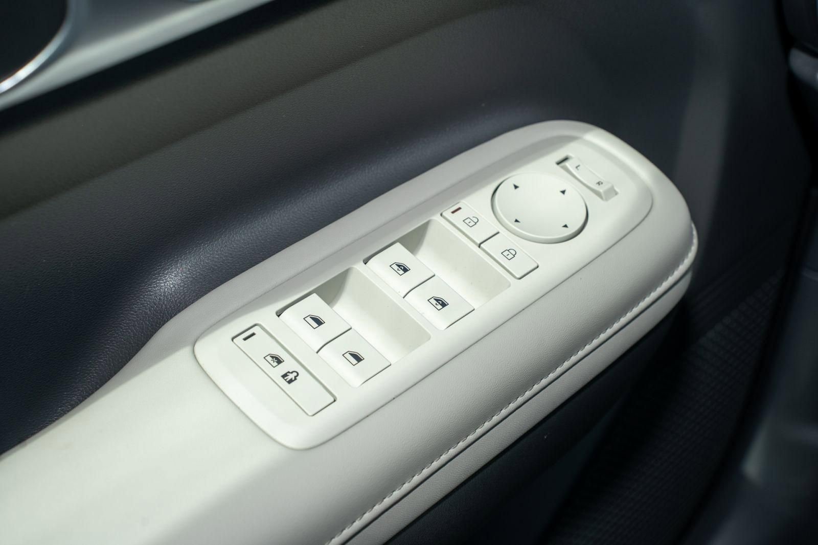 Used 2025 Hyundai Santa Fe SEL FWD image 29