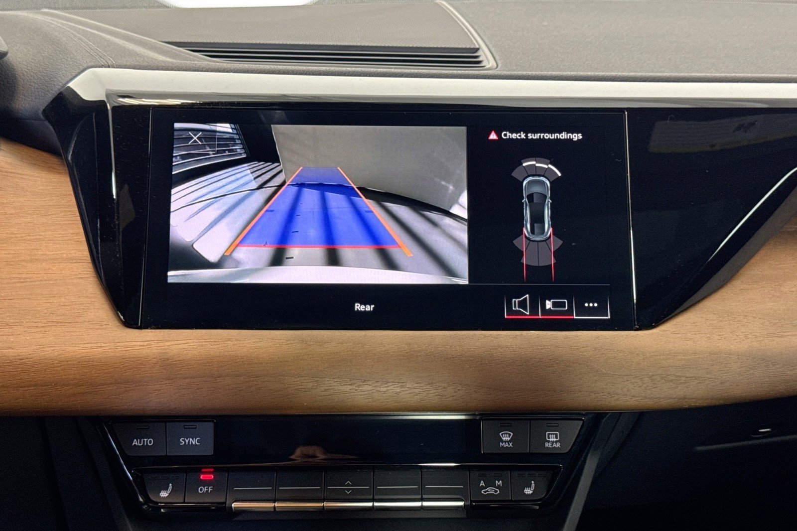 Used 2022 Audi e-tron GT Premium Plus image 14