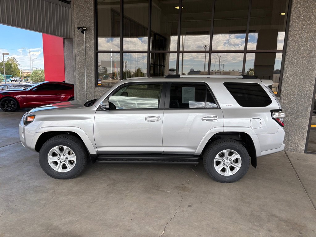 Used 2024 Toyota 4Runner SR5 Premium image 2