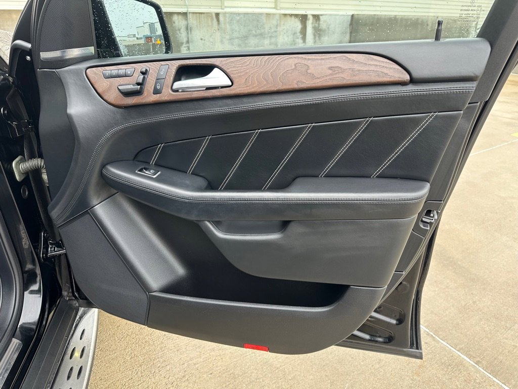 Used 2013 Mercedes-Benz ML 63 AMG 4MATIC image 26