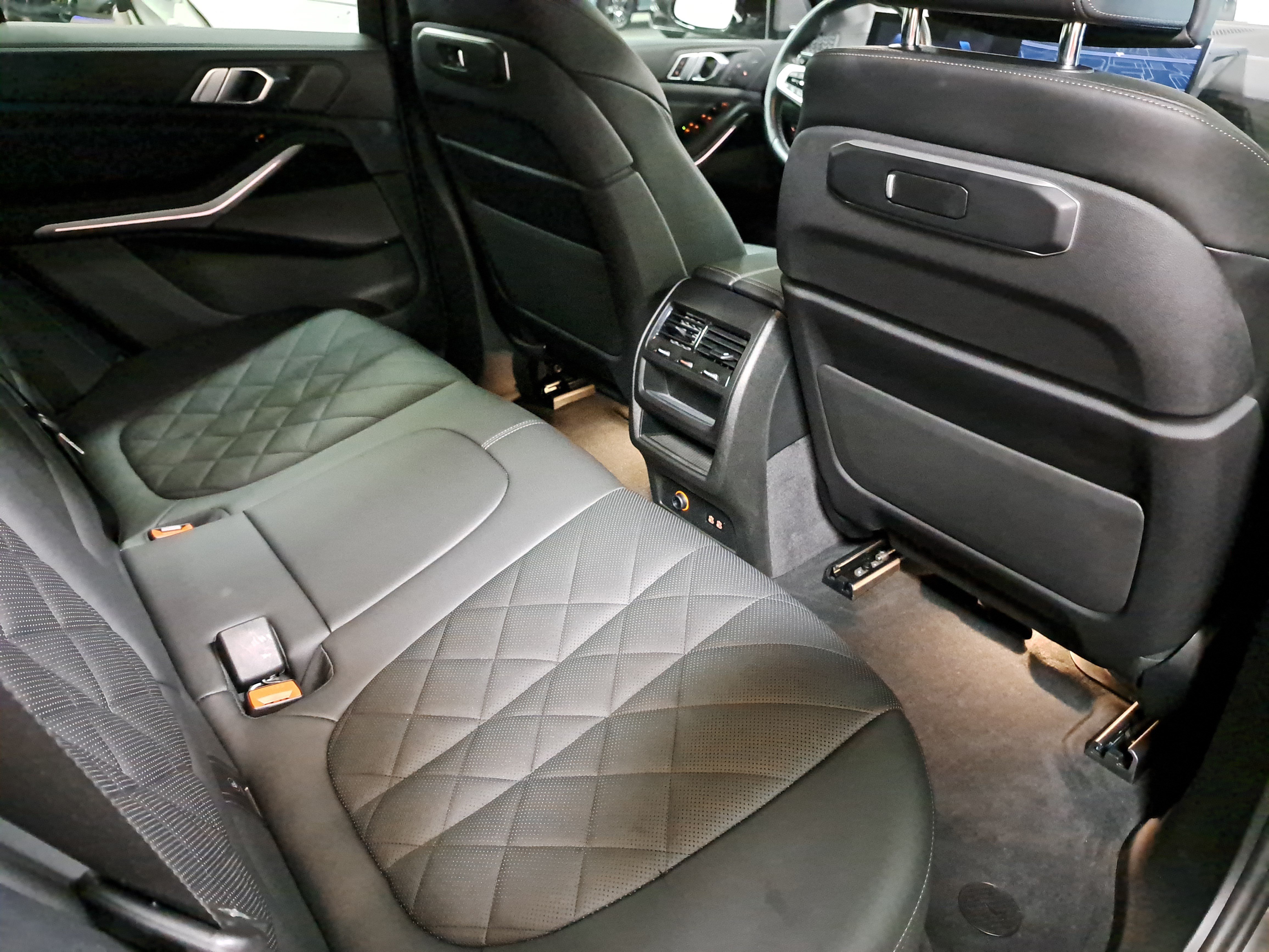 Used 2024 BMW X5 M60i w/ Parking Assistance Package AWD/4WD image 11