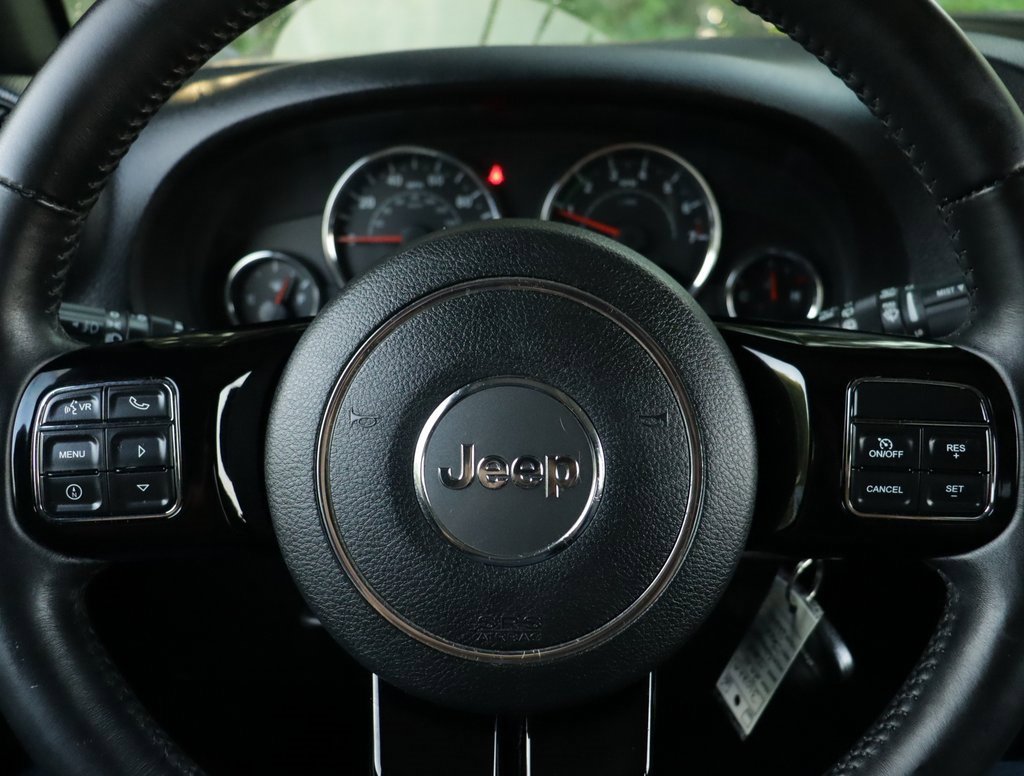 Used 2015 Jeep Wrangler Unlimited Sahara image 10