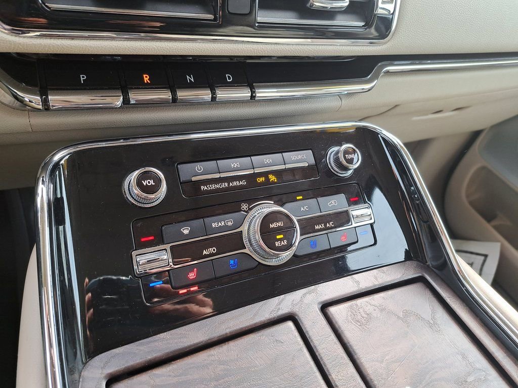 Used 2020 Lincoln Navigator L Reserve w/ Luxury Package image 18