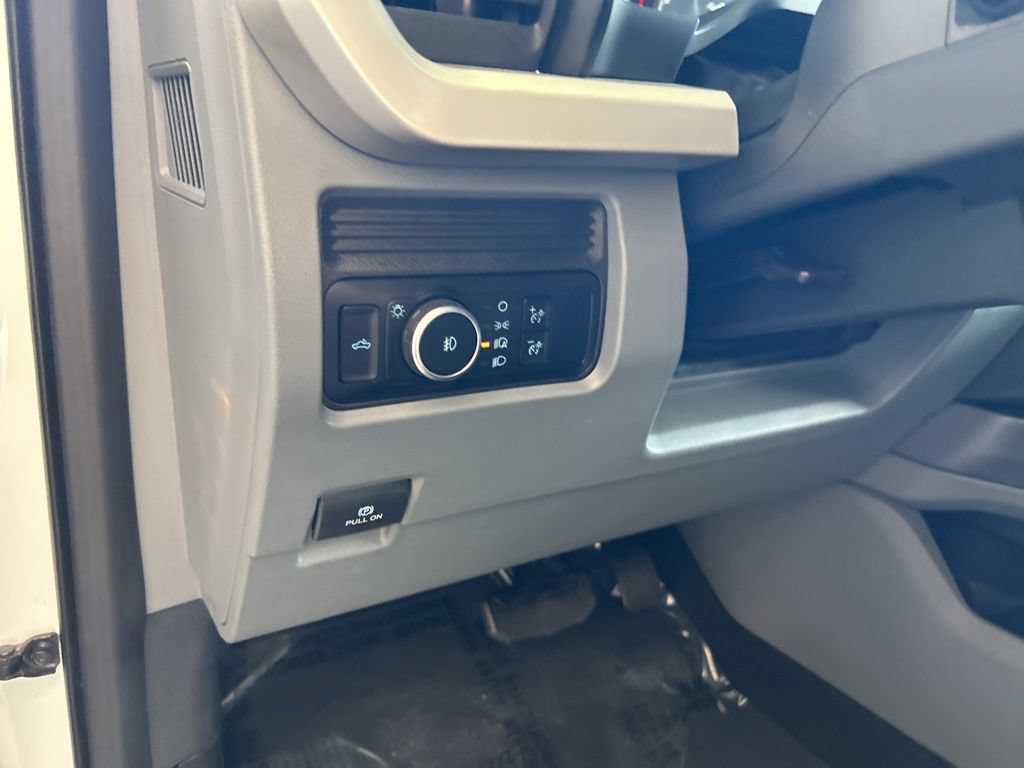 Used 2025 Ford F350 XLT w/ FX4 Off-Road Package AWD/4WD image 44