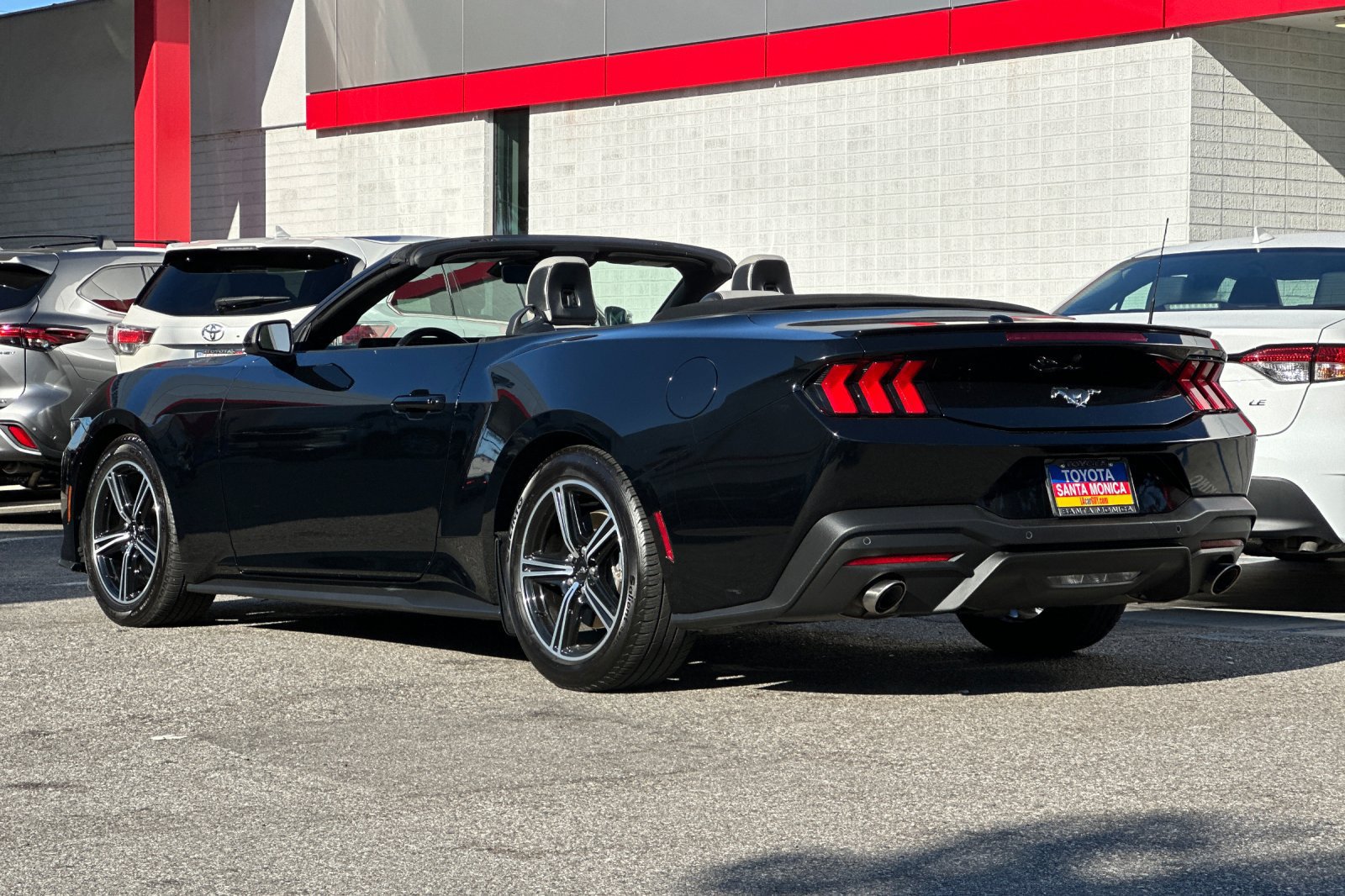 Used 2024 Ford Mustang Premium RWD image 6