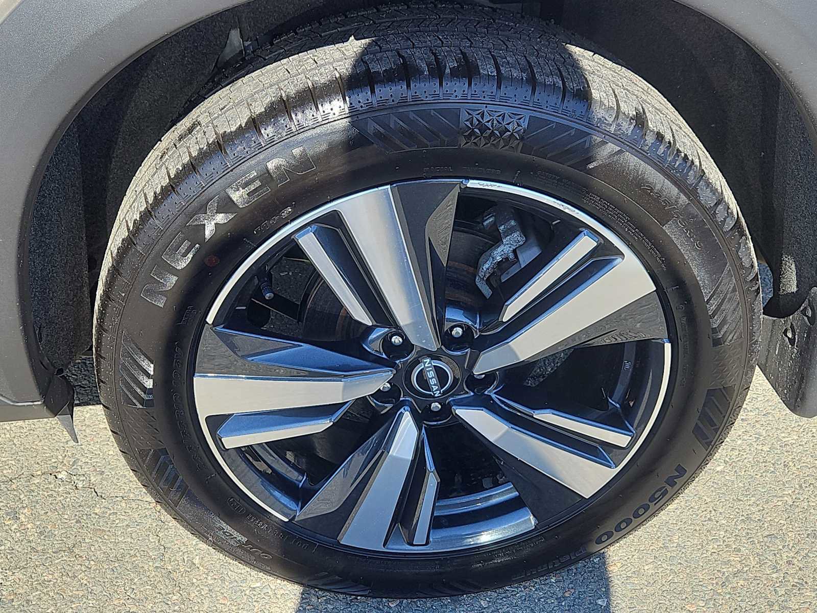 Used 2023 Nissan Rogue SL w/ SL Premium Package image 8