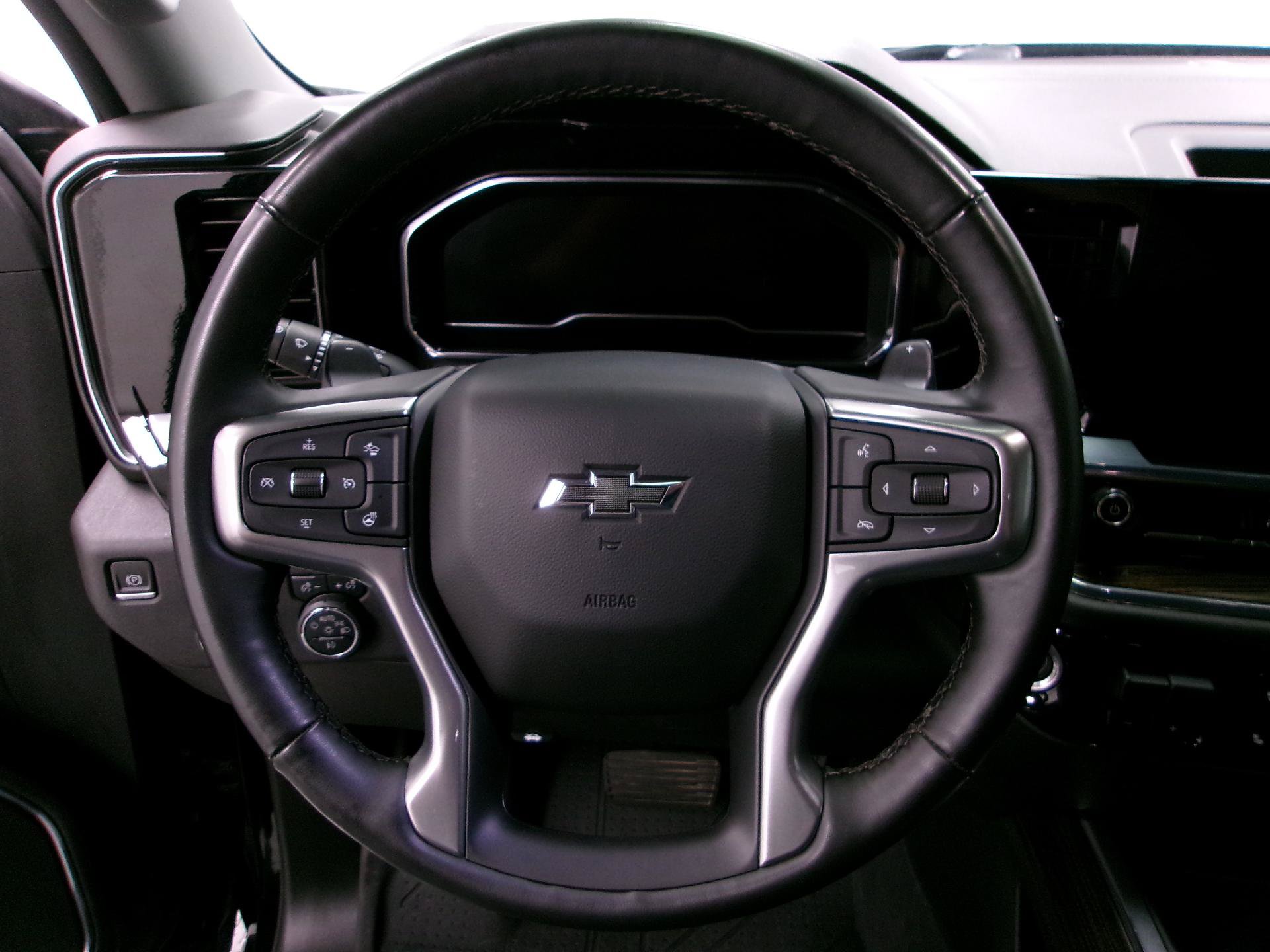 Used 2024 Chevrolet Silverado 1500 RST w/ Convenience Package II AWD/4WD image 7