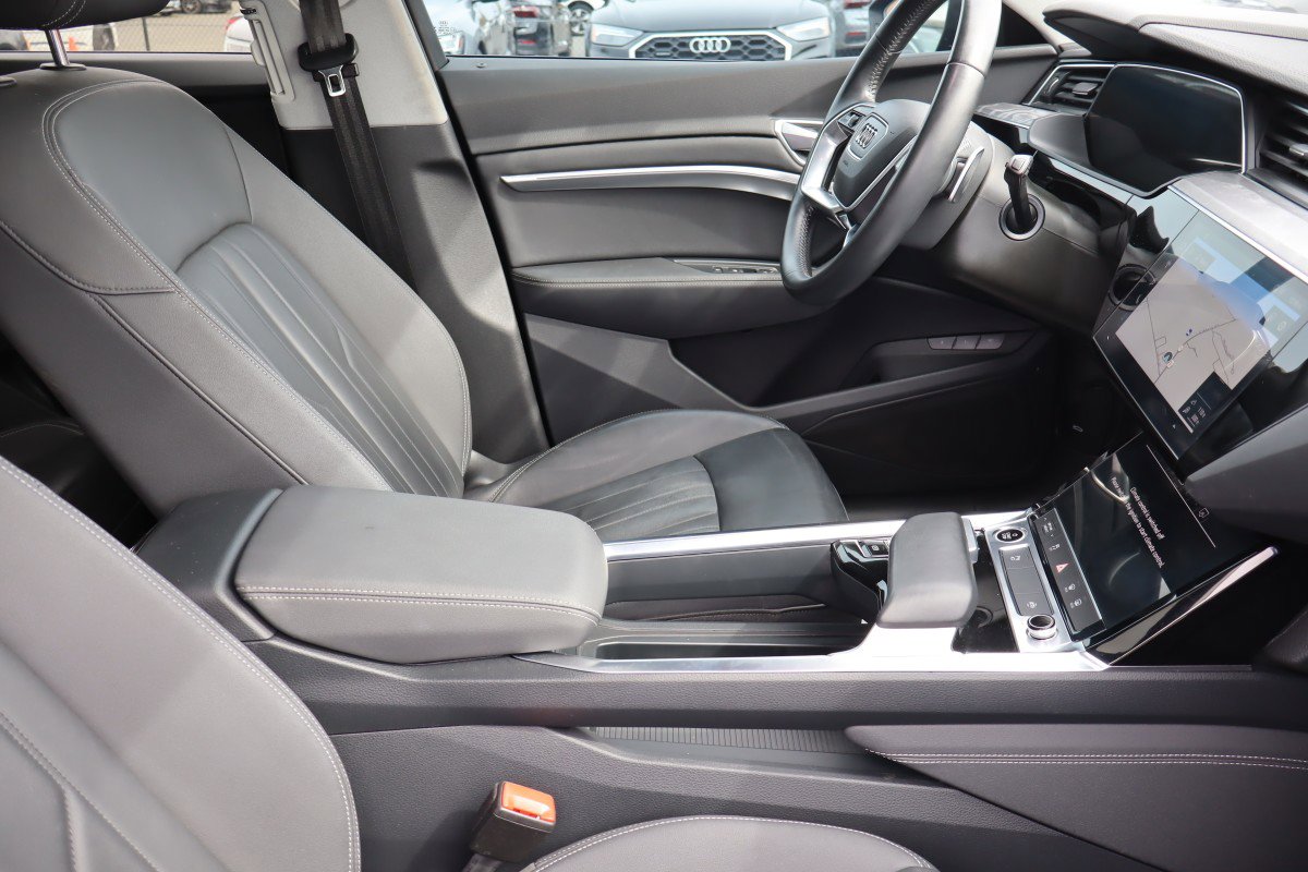 Used 2021 Audi e-tron Premium w/ Convenience Plus Package image 13