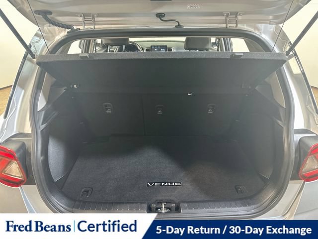 Certified 2021 Hyundai Venue SEL FWD image 10