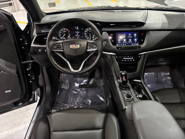 Certified 2025 Cadillac XT6 Luxury FWD image 30