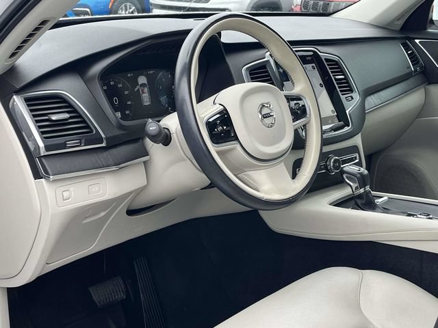 Used 2020 Volvo XC90 T6 Momentum w/ Protection Package Premier AWD/4WD image 12