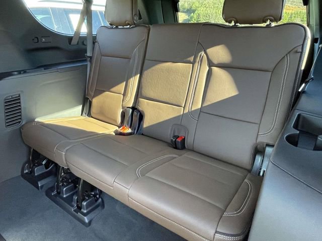 New 2026 Chevrolet Suburban High Country image 13