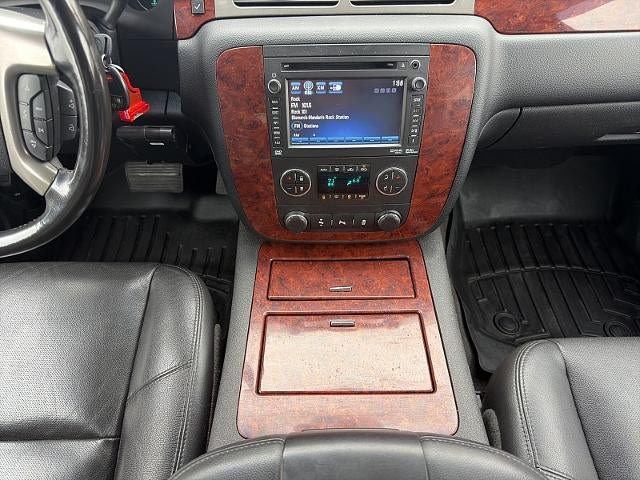 Used 2013 Chevrolet Avalanche LTZ AWD/4WD image 19
