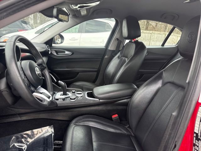 Used 2021 Alfa Romeo Giulia Sprint w/ Cold Weather Package image 28