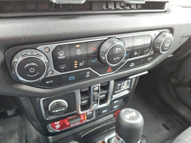 Used 2025 Jeep Wrangler Willys image 24